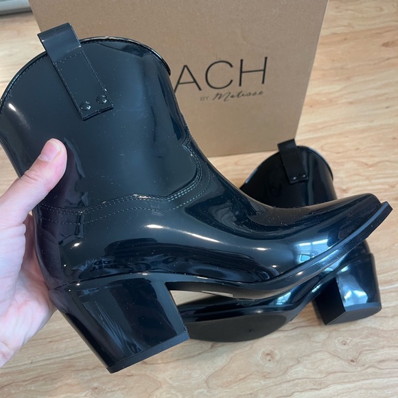 Black Ankle “Cowboy” Style Rain Boots - Picture 1 of 2